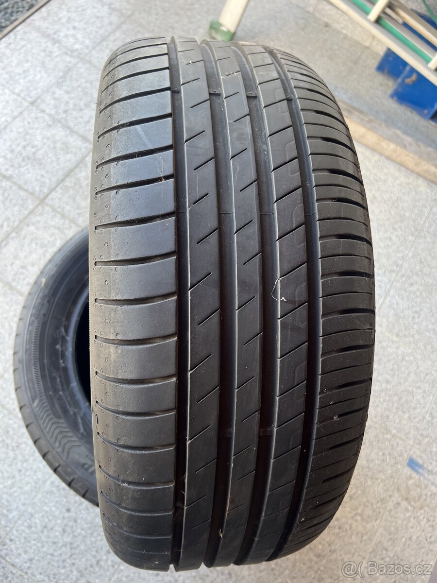 Prodám letní pneu 215/55R16 Good Year 4KS