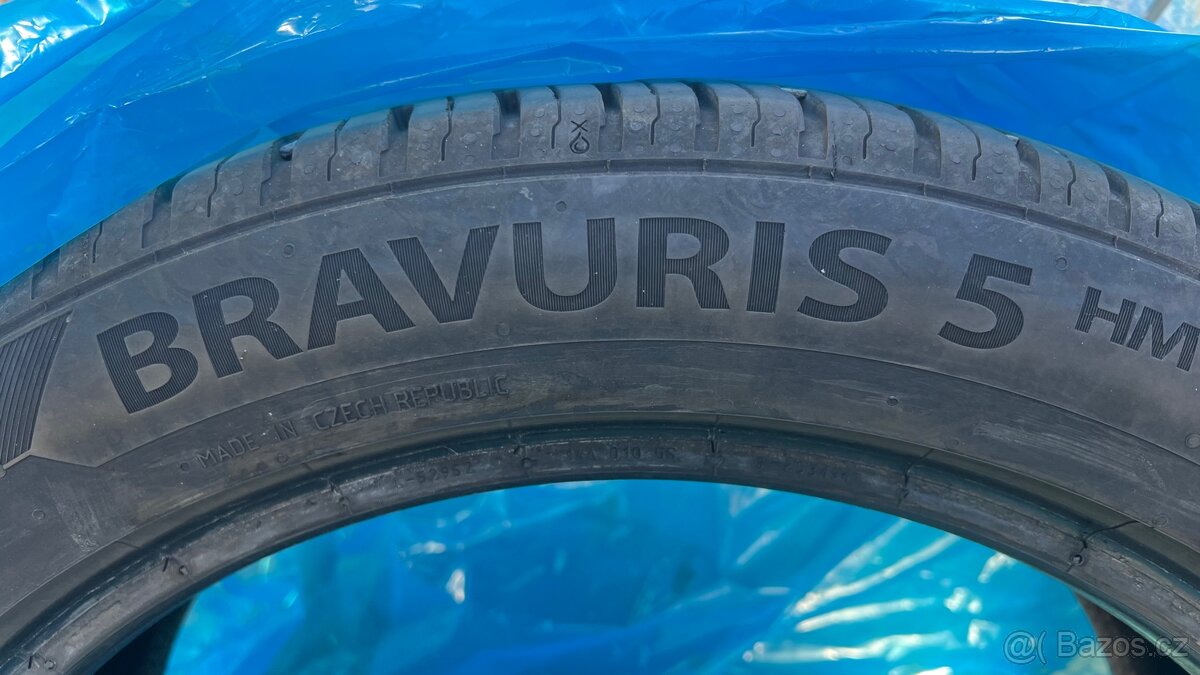 Barum Bravuris 5  215/50 R18