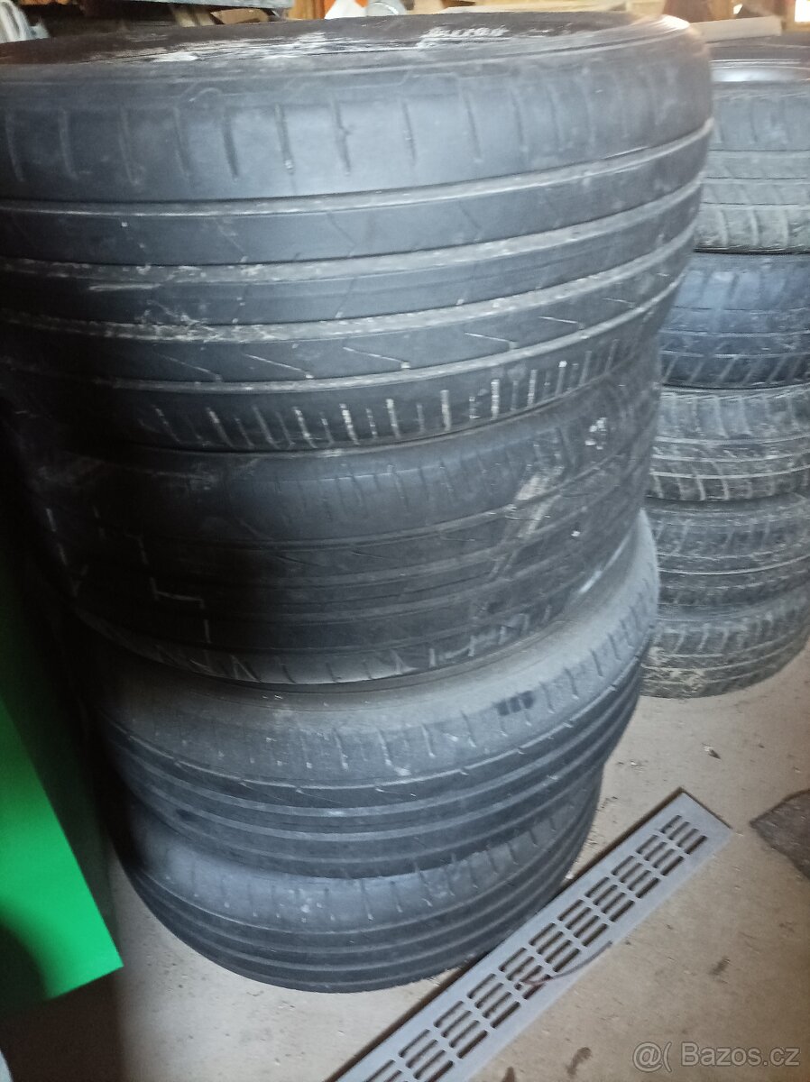 Hankook letni 215/55/17