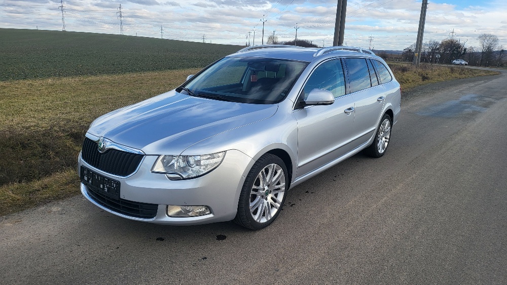 ŠKODA SUPERB KOMBI RV: 2012, 2.0 TDi - NAVIGACE