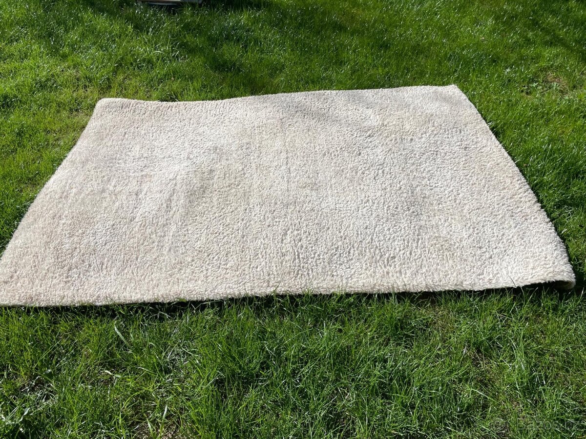 Krásný měkký béžový koberec 230x160