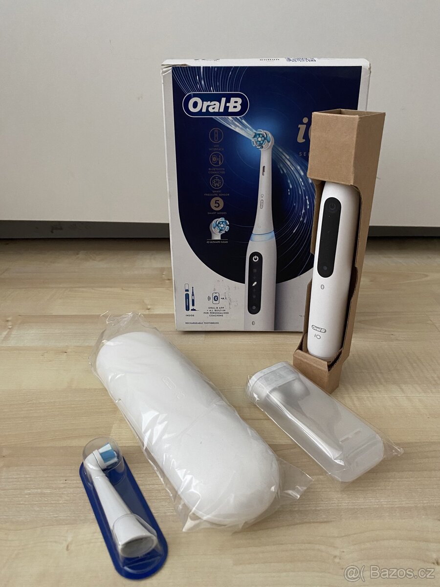 Oral-B iO Series 5 White magnetický zubní kartáček