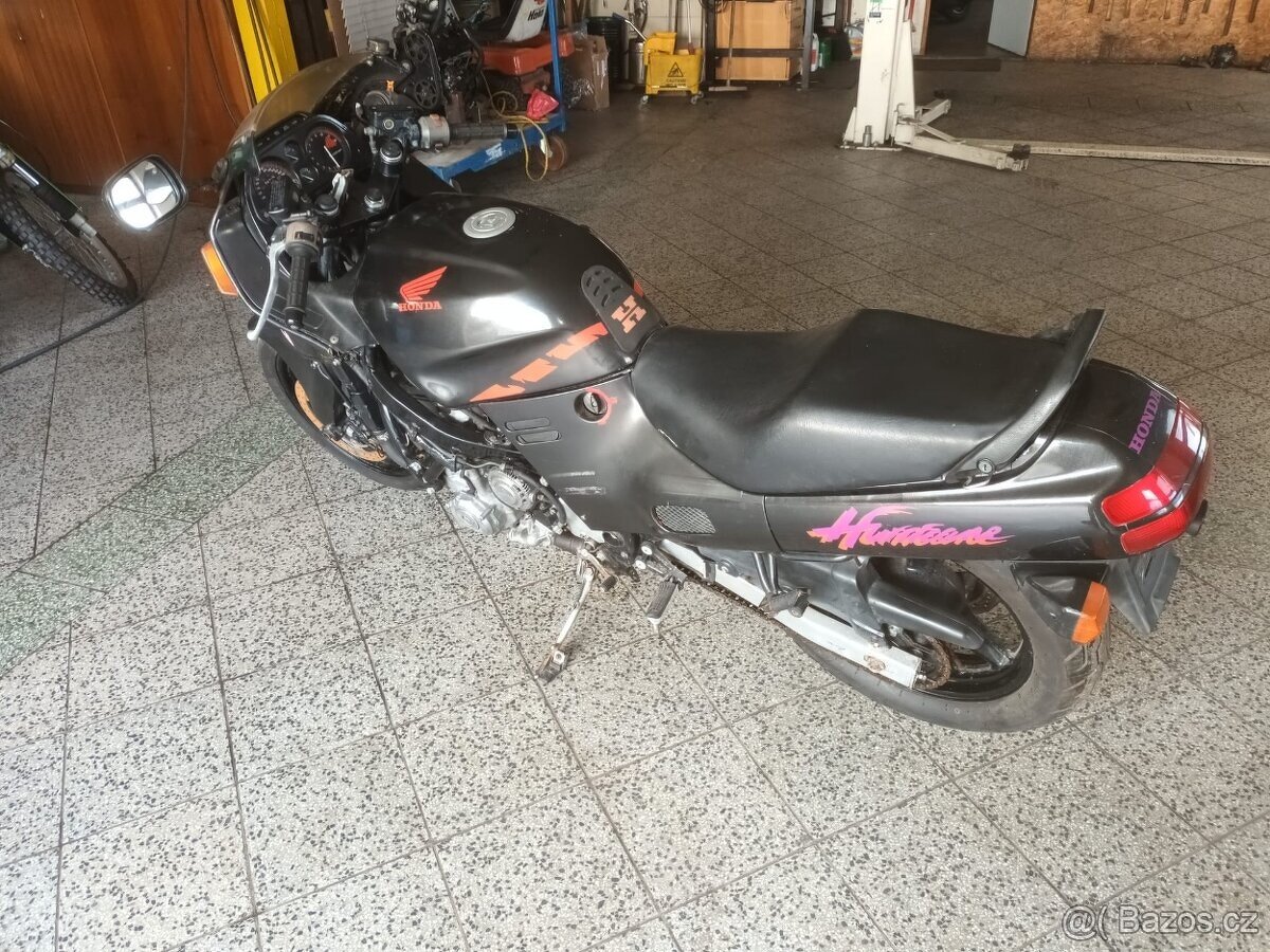 Honda CBR - 1000 F Hurican, dovoz Německo, 21 295 km