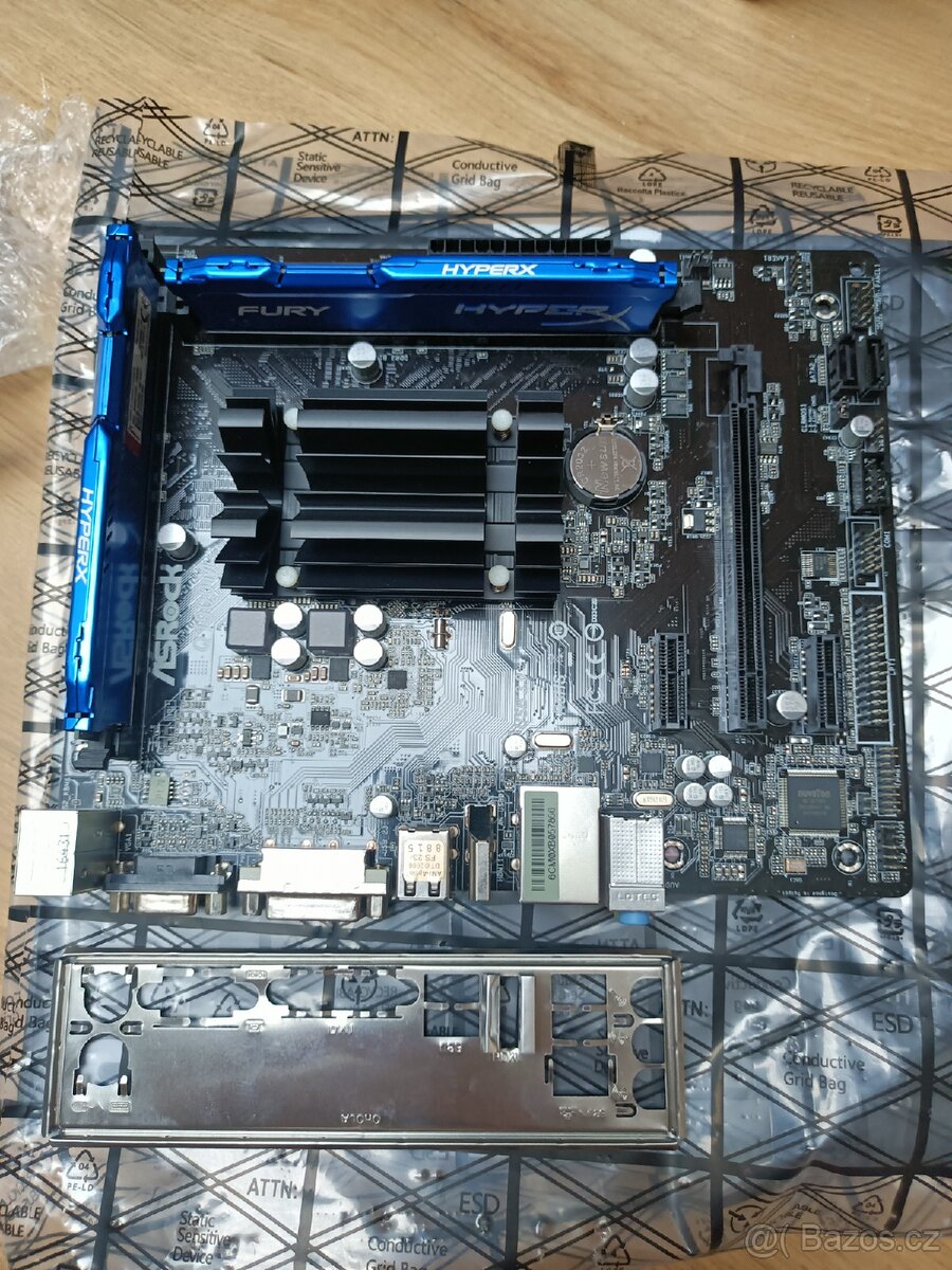 Asrock Q1900M s Procesorem a 8Gb ram