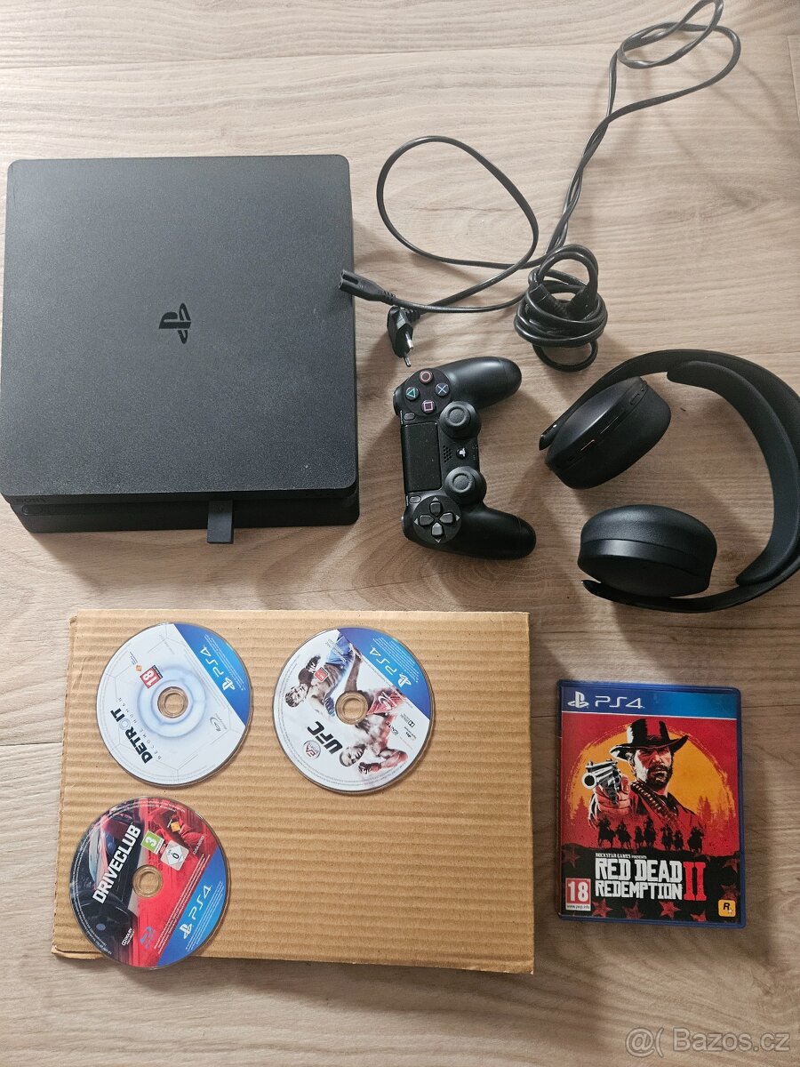 PS4 slim 500gb + hry + Sony pulse