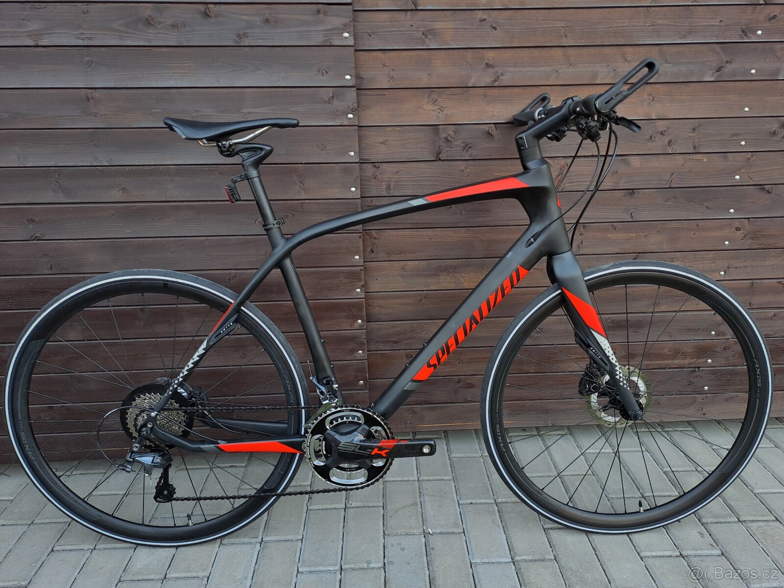 Zánovní fitness / gravel kolo Specialized Sirrus Carbon