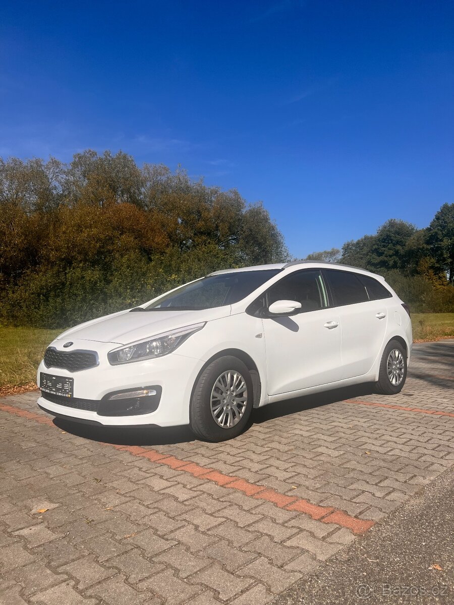 Kia Ceed 1,4 kombi, benzín