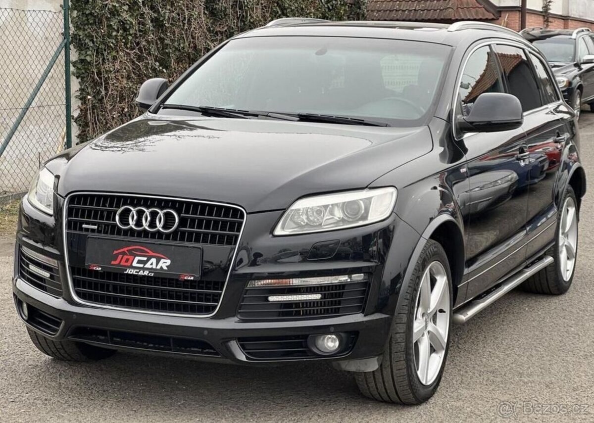 Audi Q7 3.0TDi S-Line QUATTRO 7MÍST automat 176 kw