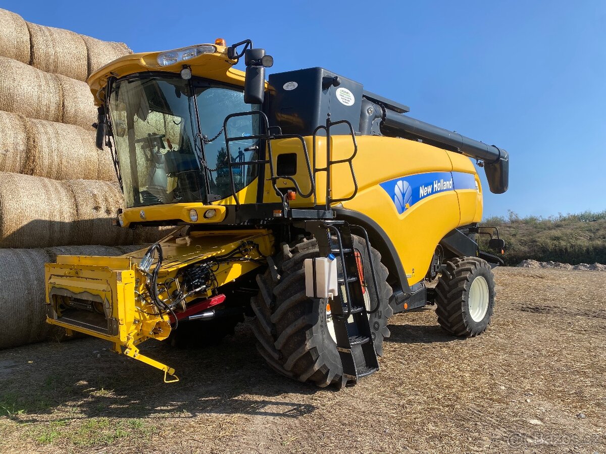 Sklízecí mlátička New Holland cx 8080 SL