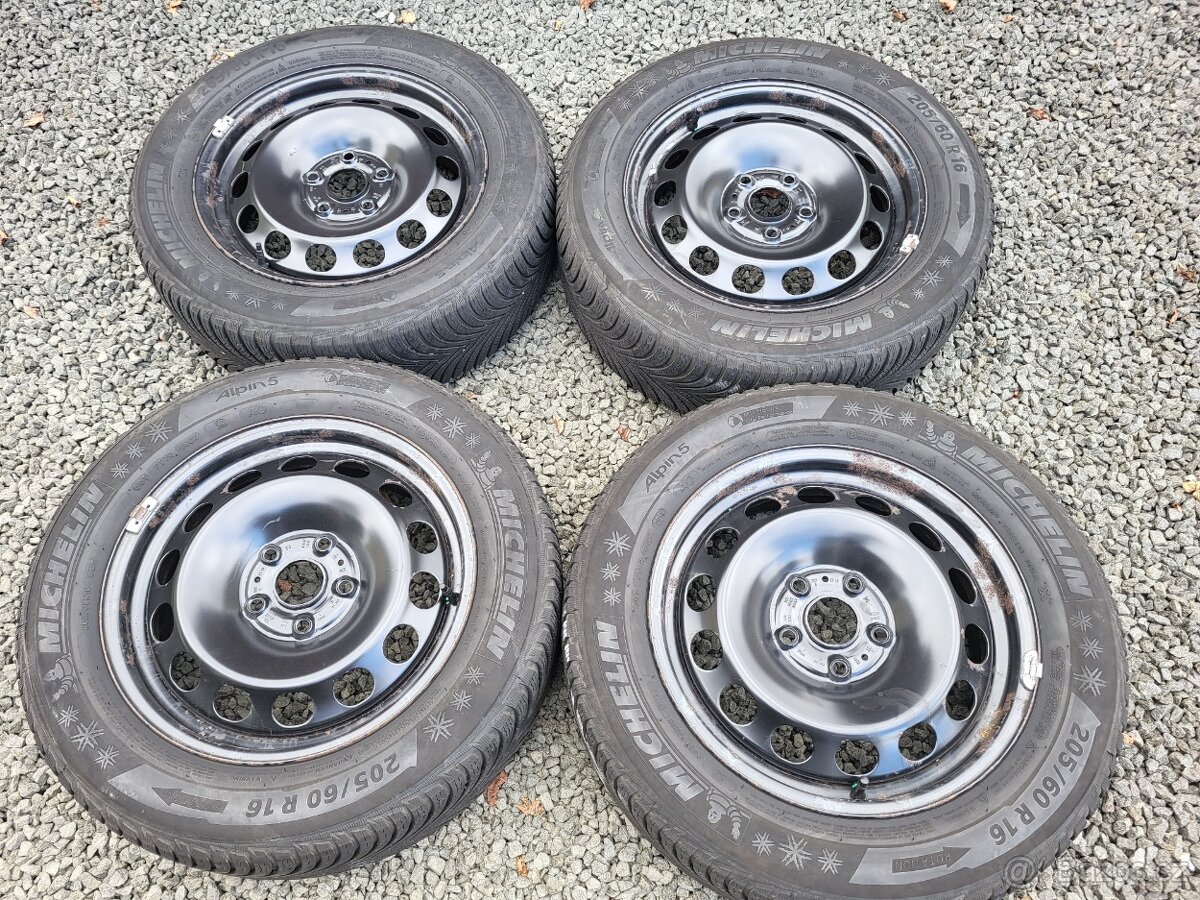 VW Škoda 16" Originál 5x112 zimní pneu 5mm