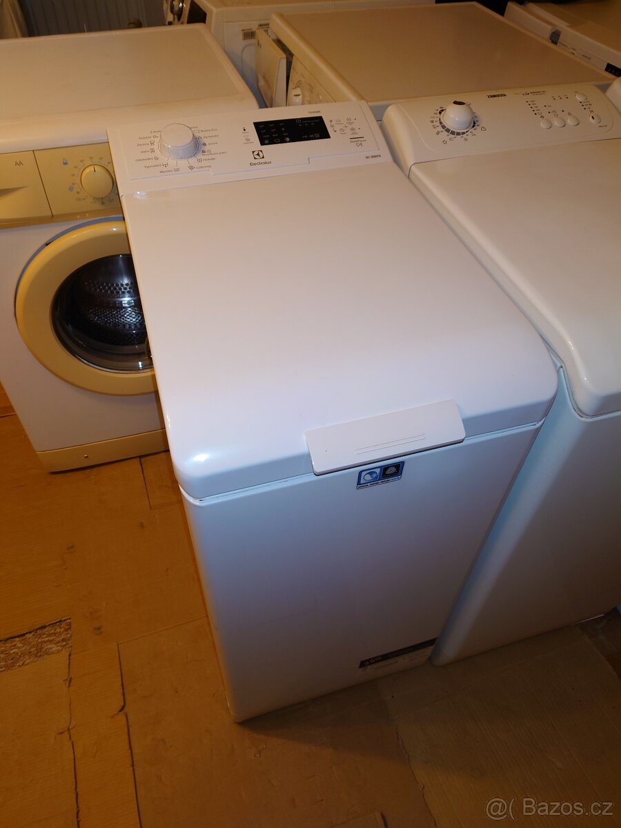 Pračka Elektrolux EWT10621DW na 6 kg prádla 1000 ot.