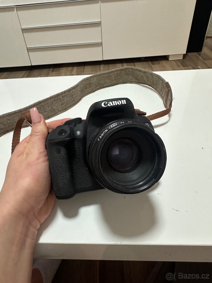 Canon EOS 700d