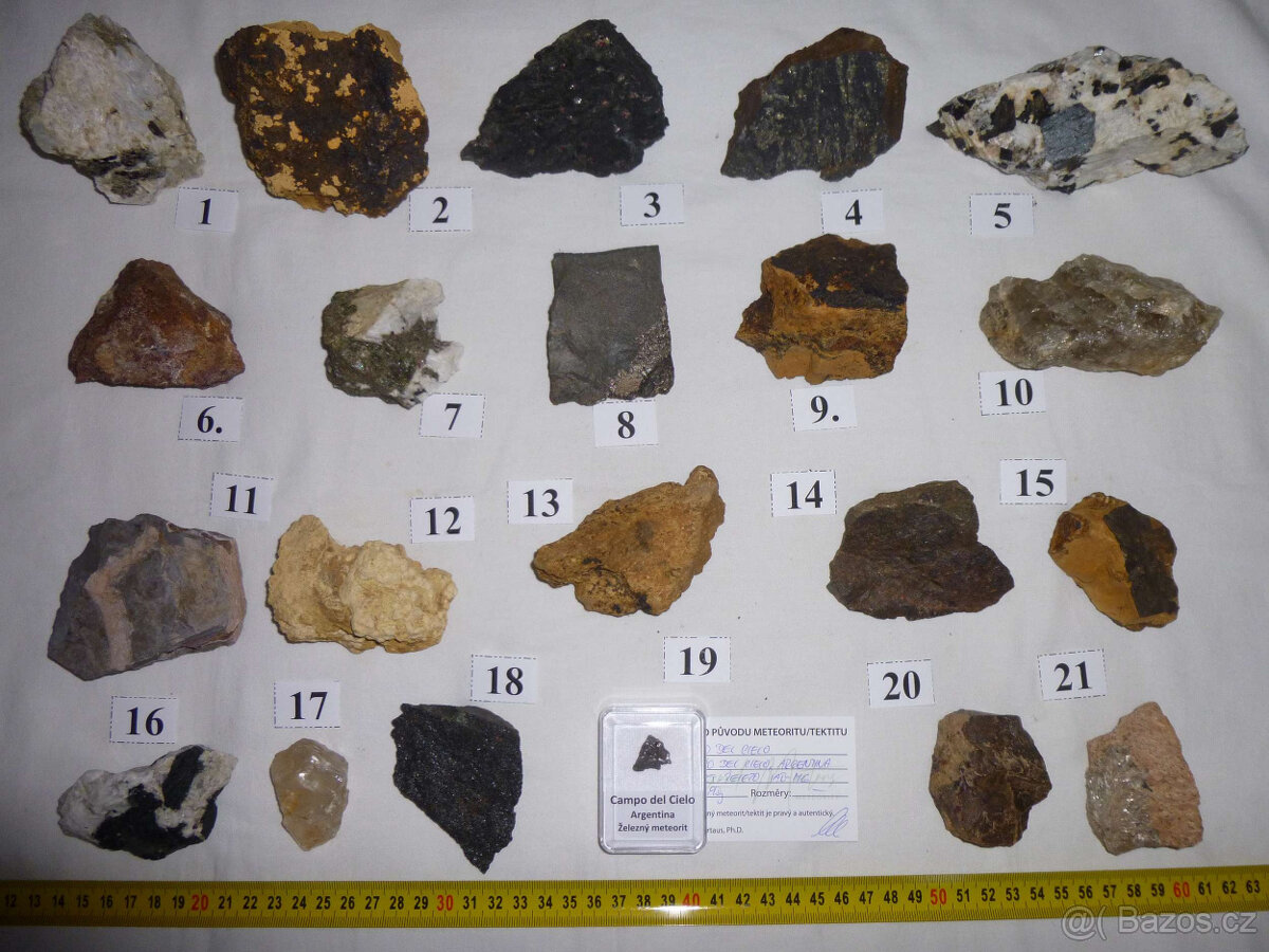 S68 - Sbírka 21 ks minerálů s meteoritem
