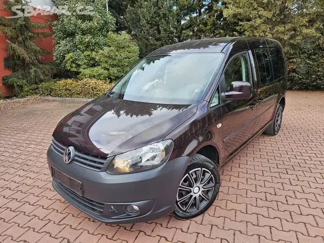 VW Caddy Maxi 2.0TDI, 4x4,webasto,tažné,kamera,serviska,rozv