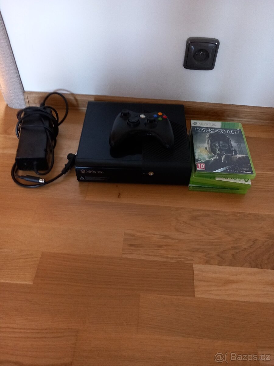 Xbox 360 plně funkční jako nový + 4 hry