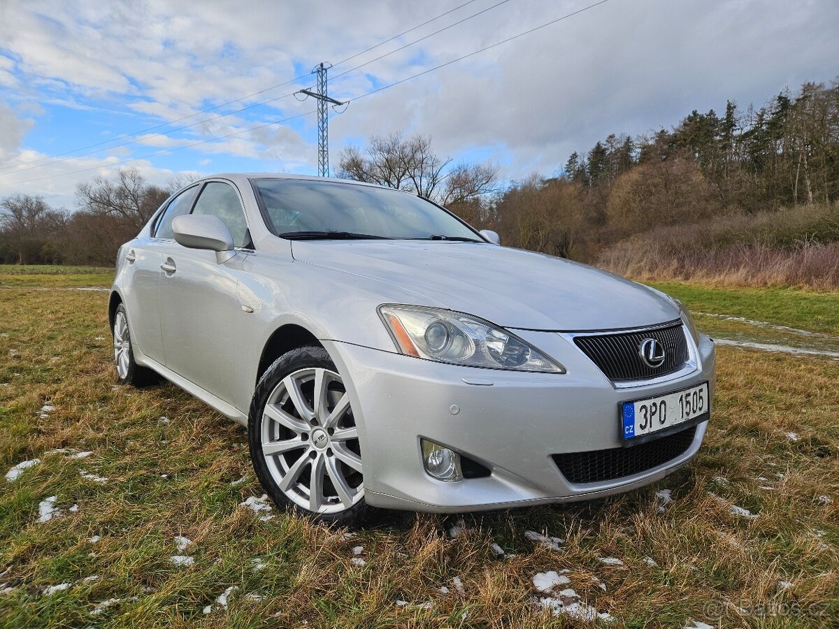 LEXUS IS 220D