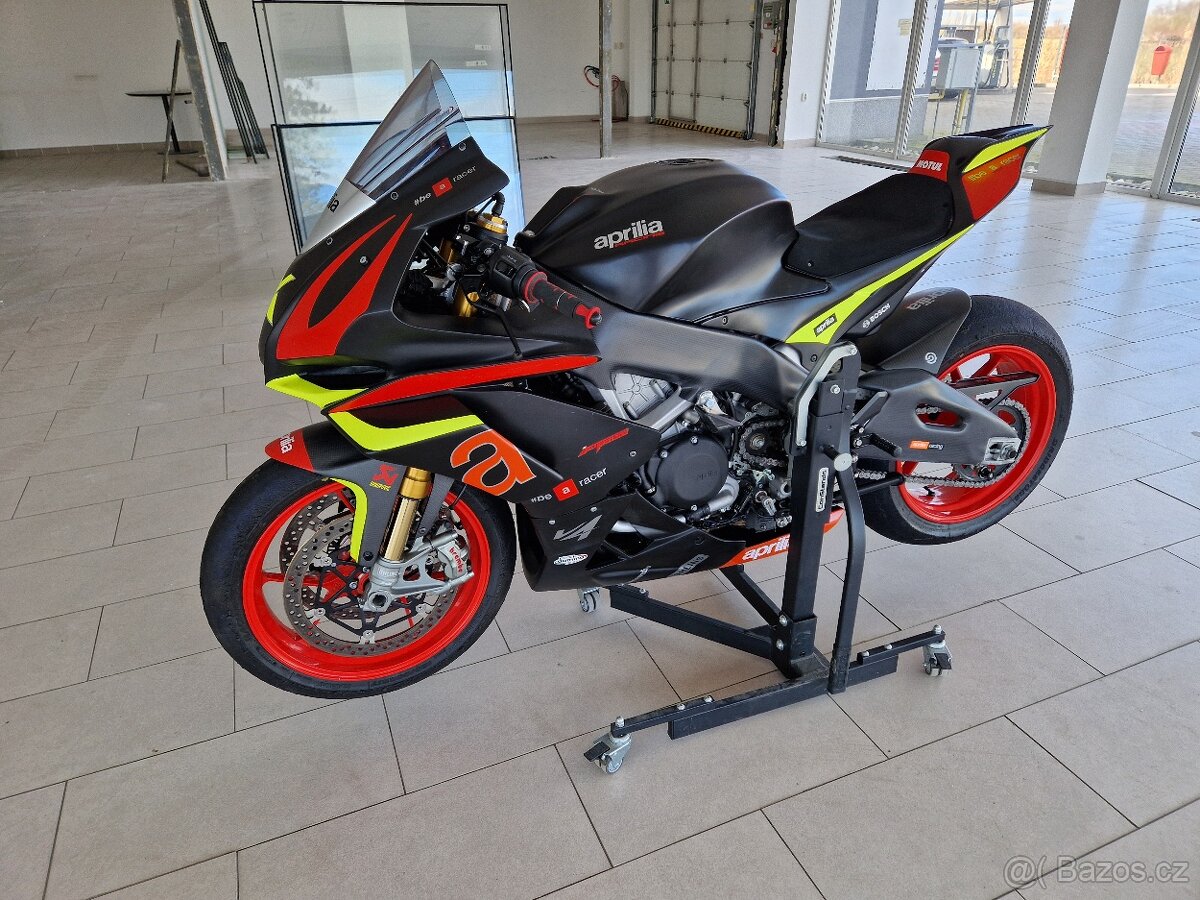 Aprilia v4