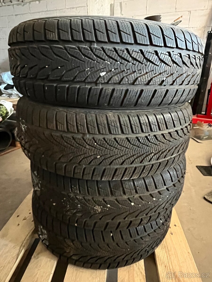 Points WinterStar 4 205/55 R16