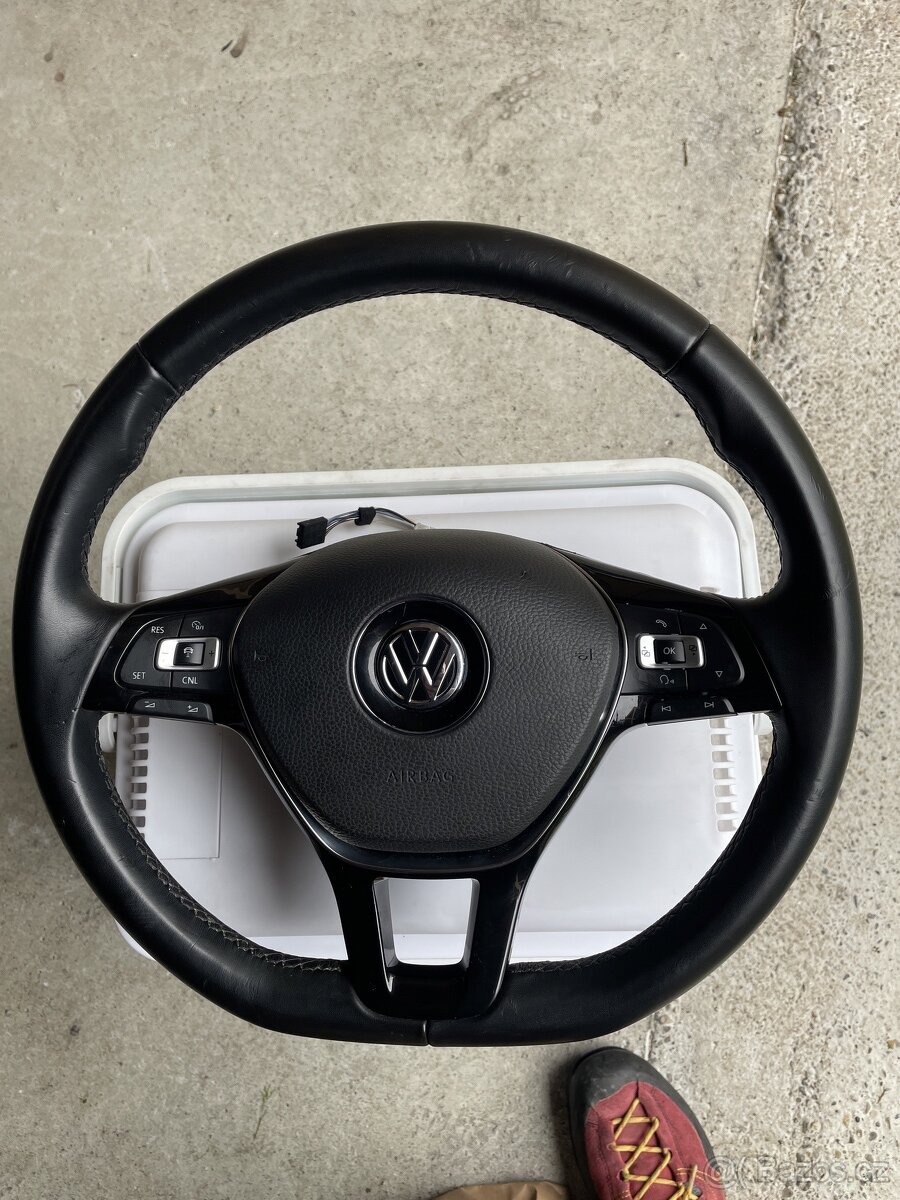 Volant s multifunkcí VW