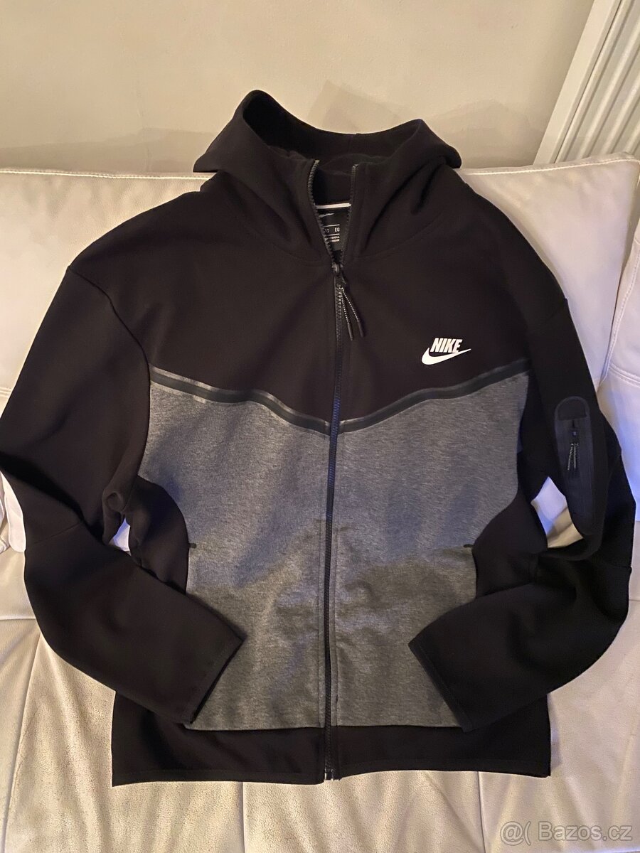 Tepláková souprava Nike L/XL, nová