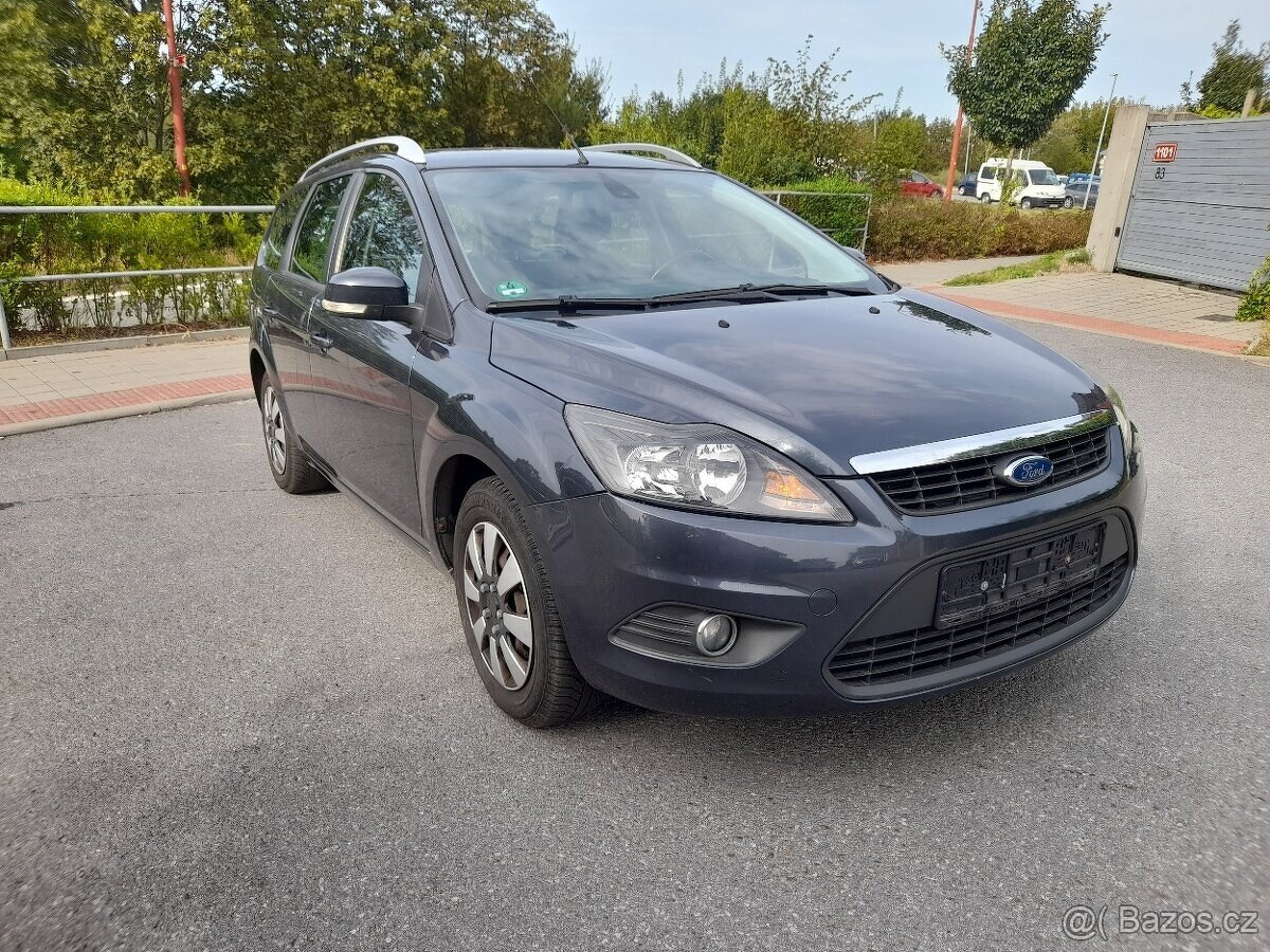 FORD FOCUS 1.6i 74KW, ROK VÝROBY 2010, ●PO SERVISU● TAŽNÉ