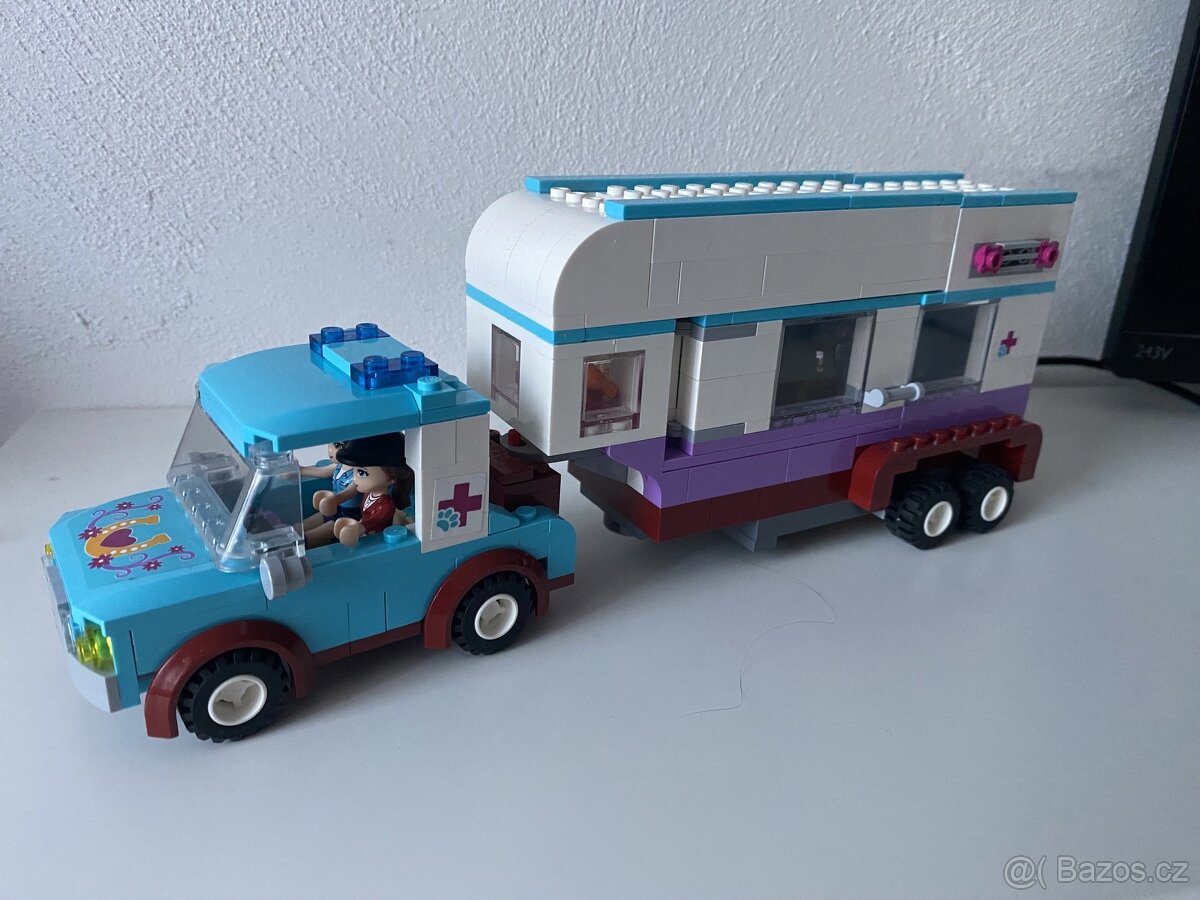 Lego Friends 41125 Veterinářský přívěs s koněm