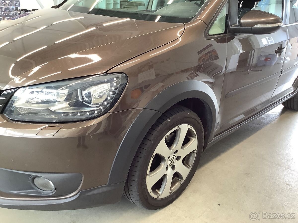 Volkswagen Touran CROSS 2.0 Tdi 103 KW DSG r.2012 202 tkmTOP