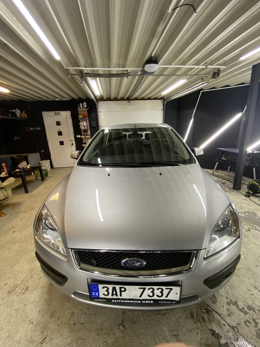 Ford Focus 1.8 benzin