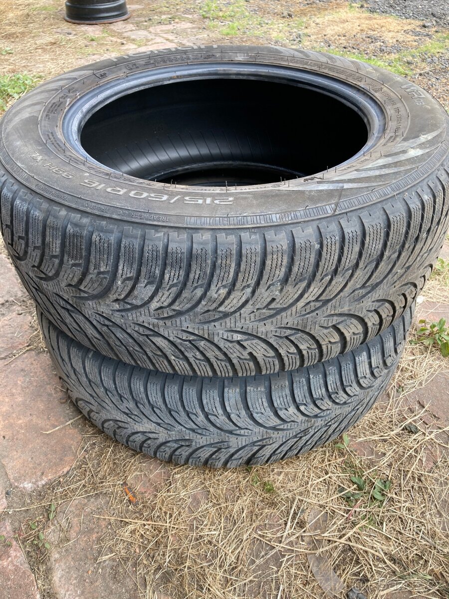 Č.90 Nokian 215/60 R16 99H XL zimní 2ks