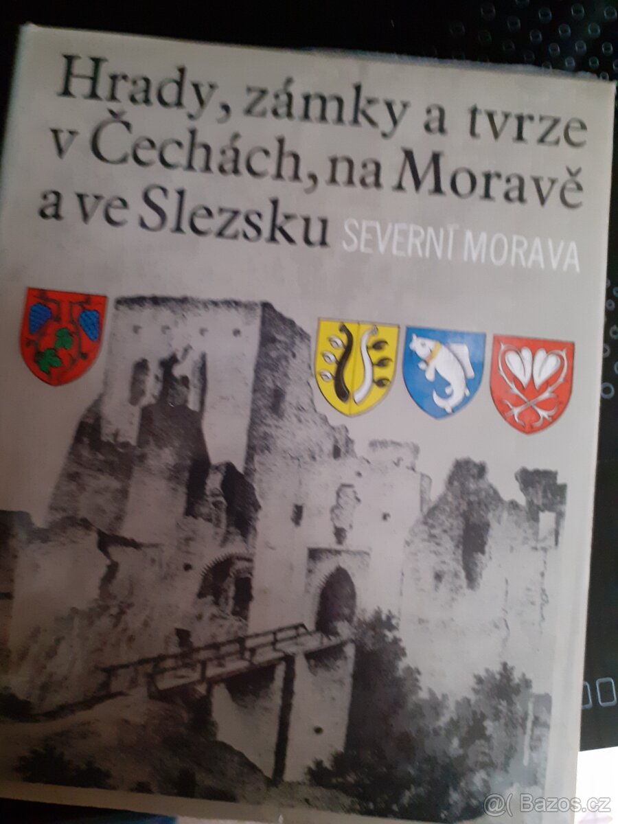 Hrady,zámky a tvrze 5 dílů.