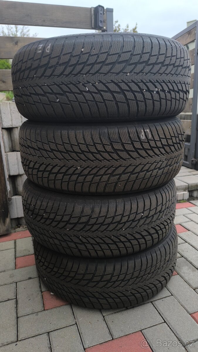 Zimní pneumatiky 215/50 R 18