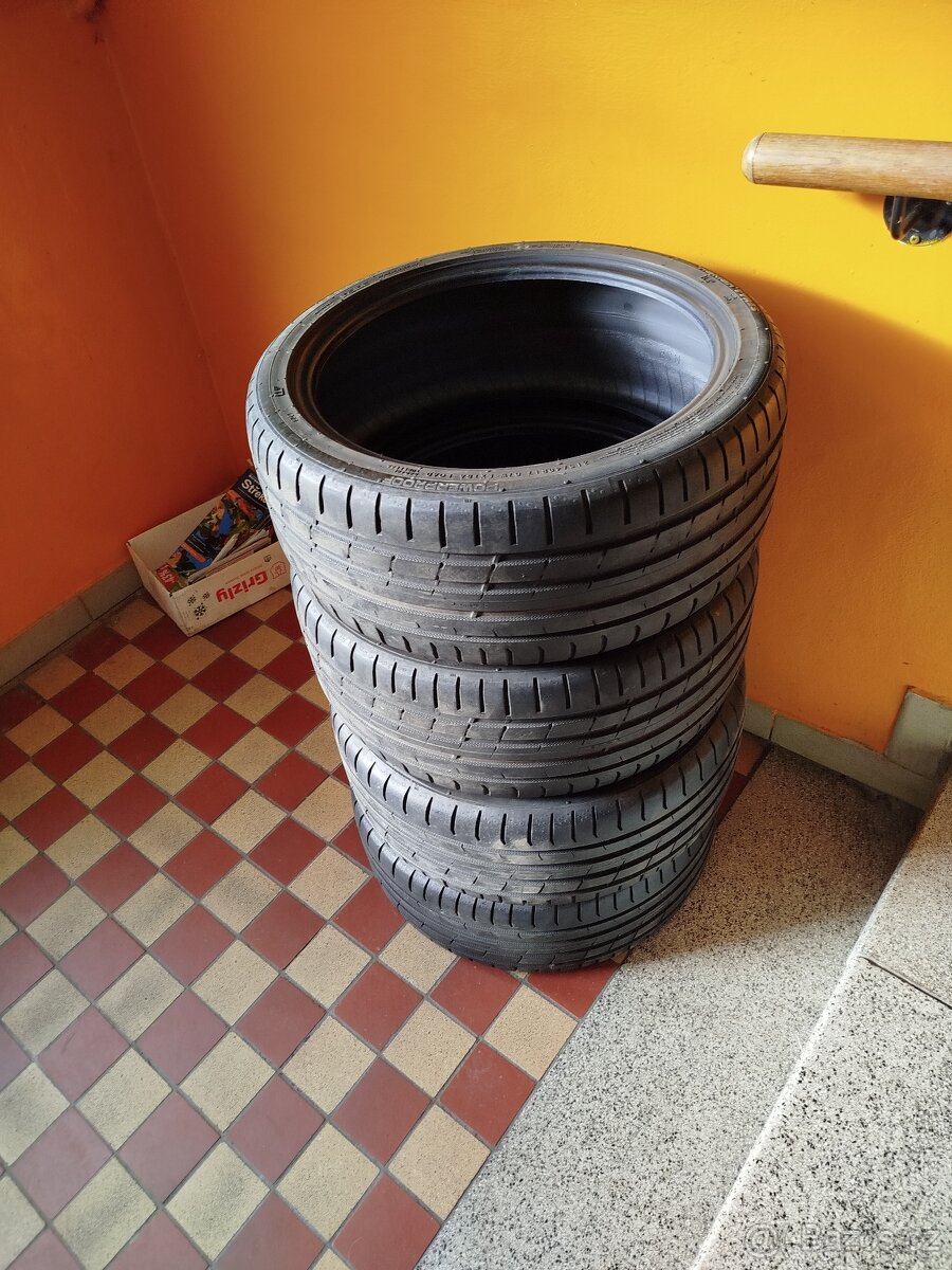 Letní pneu Nokian 215/40 R17