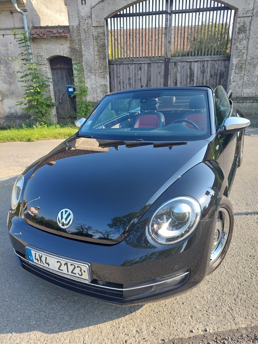 Volkswagen New Beetle Cabrio 1.6 limitovaná edice