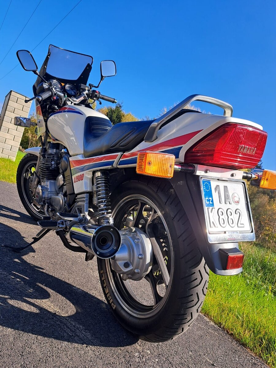 YAMAHA XJ900 s Historickou testací