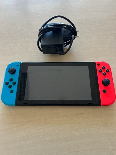 Prodám NINTENDO SWITCH