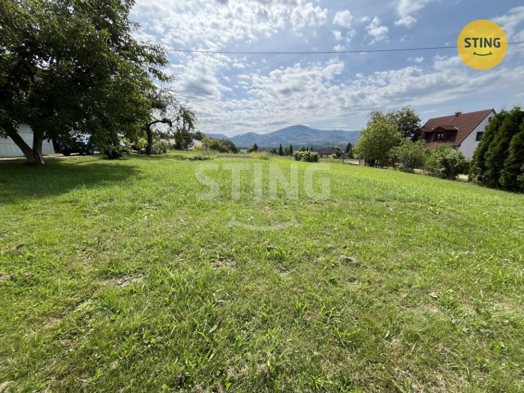 Prodej stavebního pozemku 1045m2, 130546