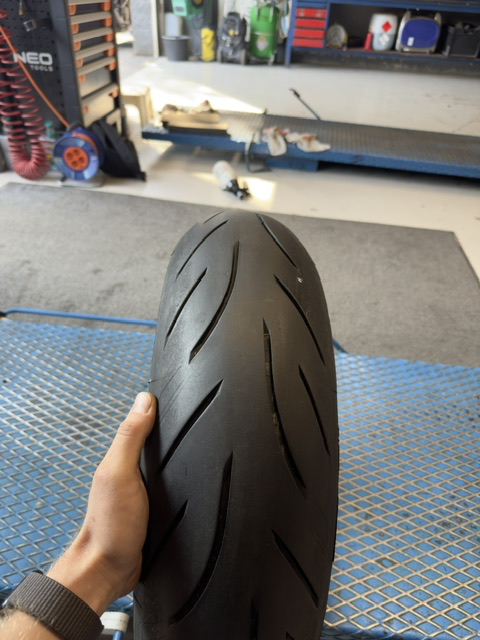 Bridgestone Battlax Hypersport S21R 160/60 R17