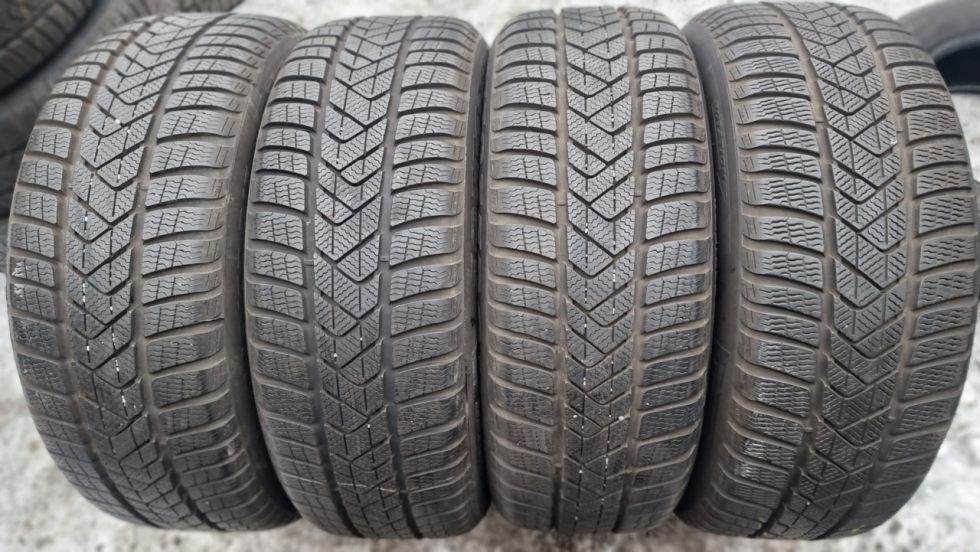 Zimní pneu 225/55/17 Pirelli