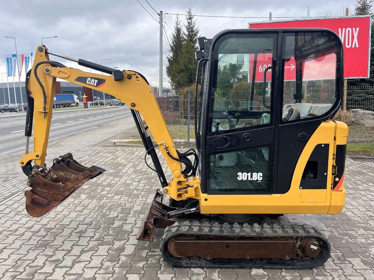 Minibagr minirypadlo CAT 301.8 C, Kubota JCB Terex Takeuchi