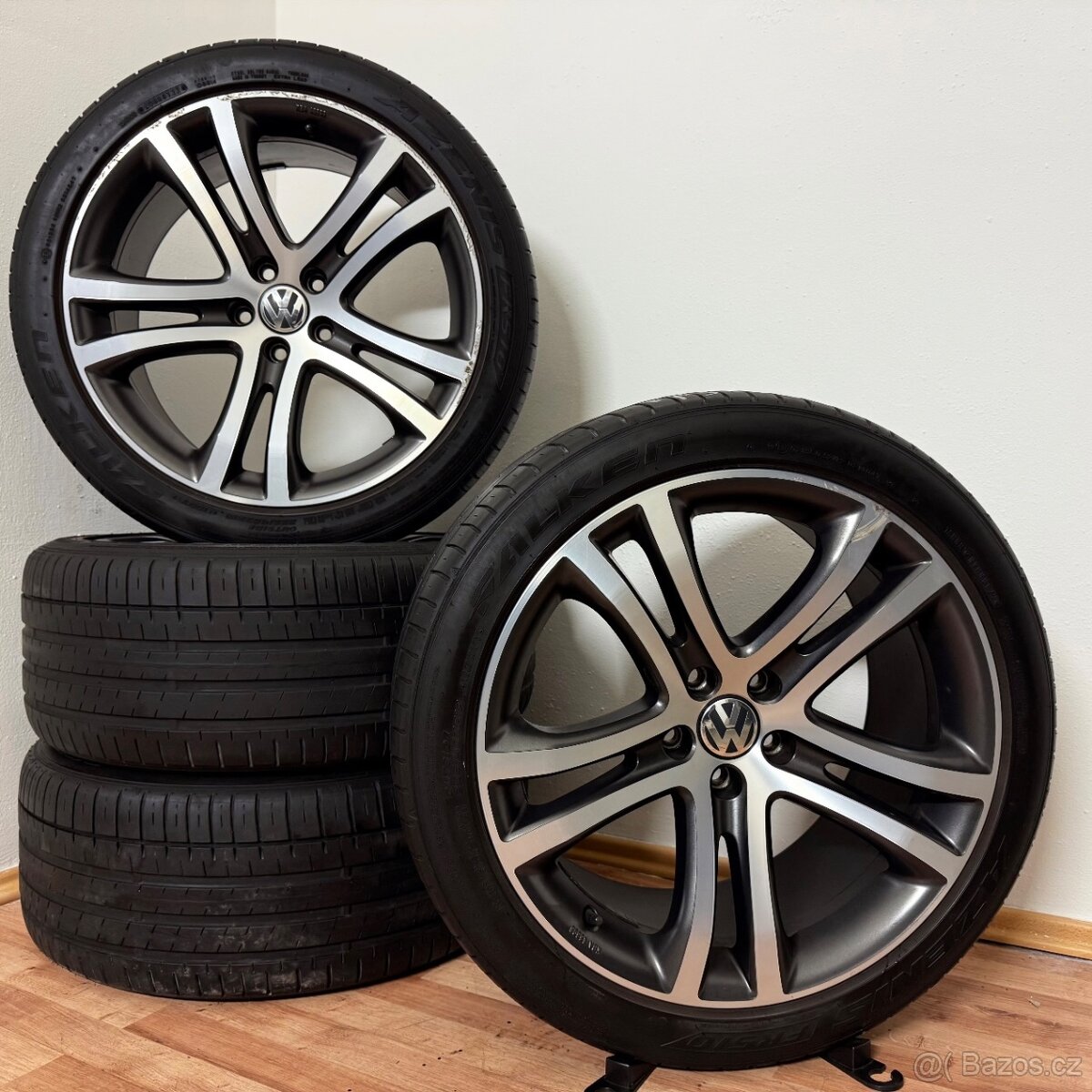 VW TIGUAN R-LINE 5x112 R19 ET33+LETNÍ 255/40R19 4mm