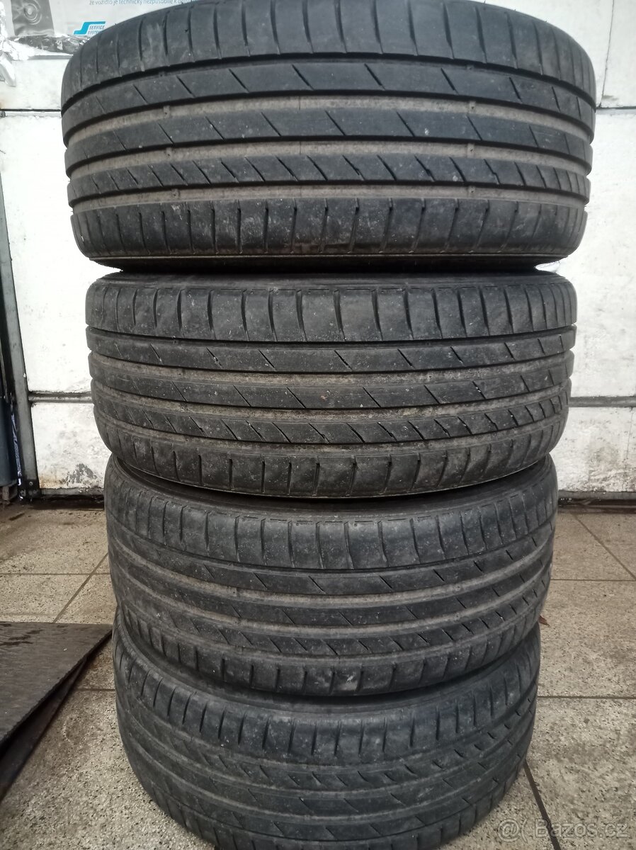 Prodám  letní pneu 214/40 R18 Kumho