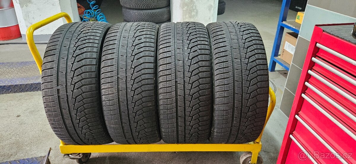 Prodám zimní Pneumatiky 235/40/R19 96 V HANKOOK