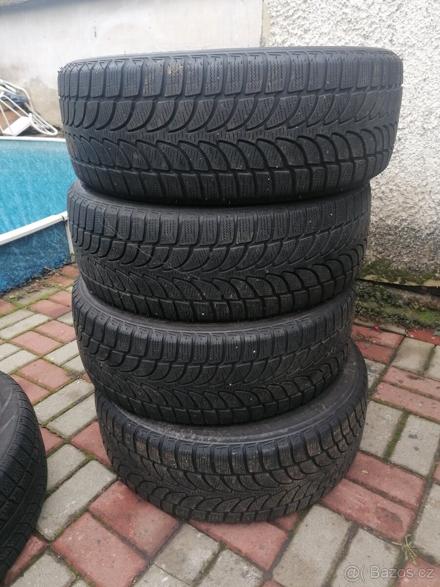 225/55R18 98V