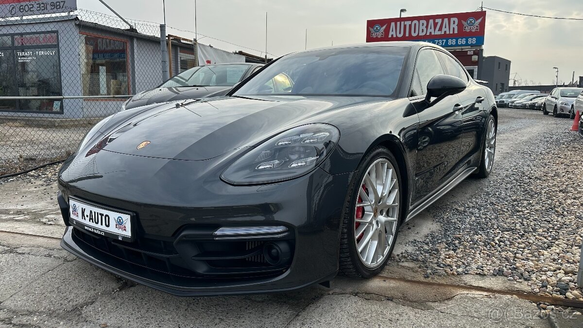 Porsche Panamera 4.0 V8 338kW GTS,Výbava