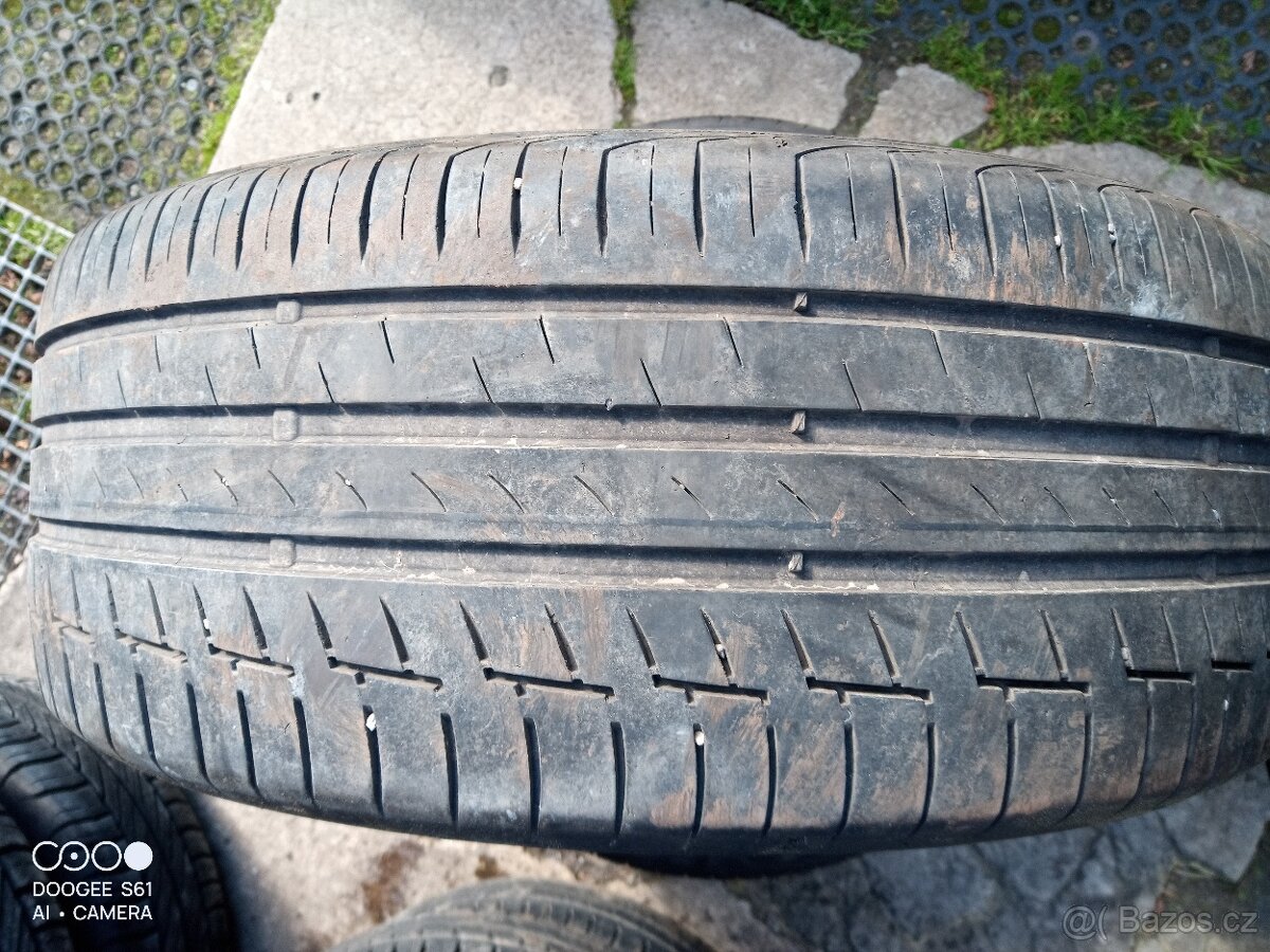 235/45 R19" V XL Continental