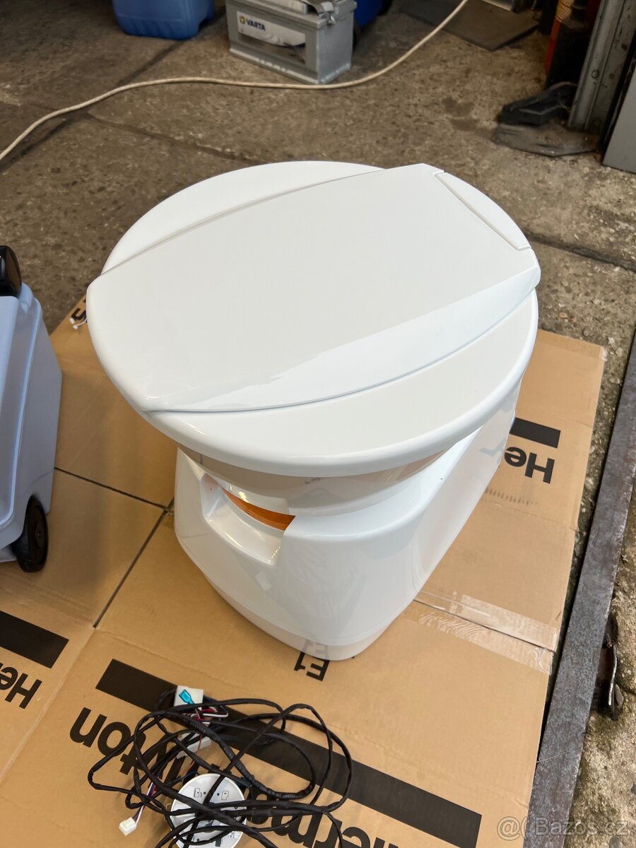 Kazetové chemické WC Dometic CT 4110