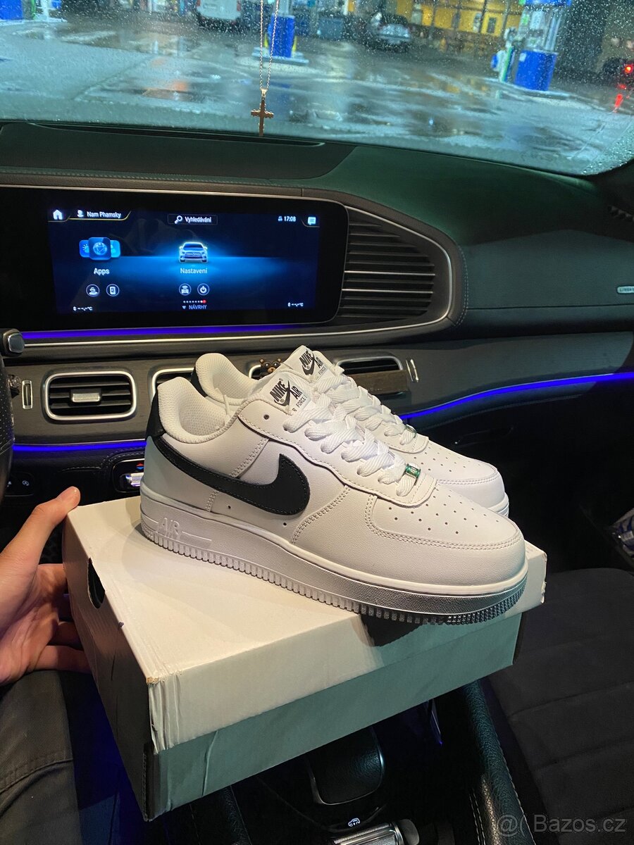 Nike Air Force 1 Black Swoosh