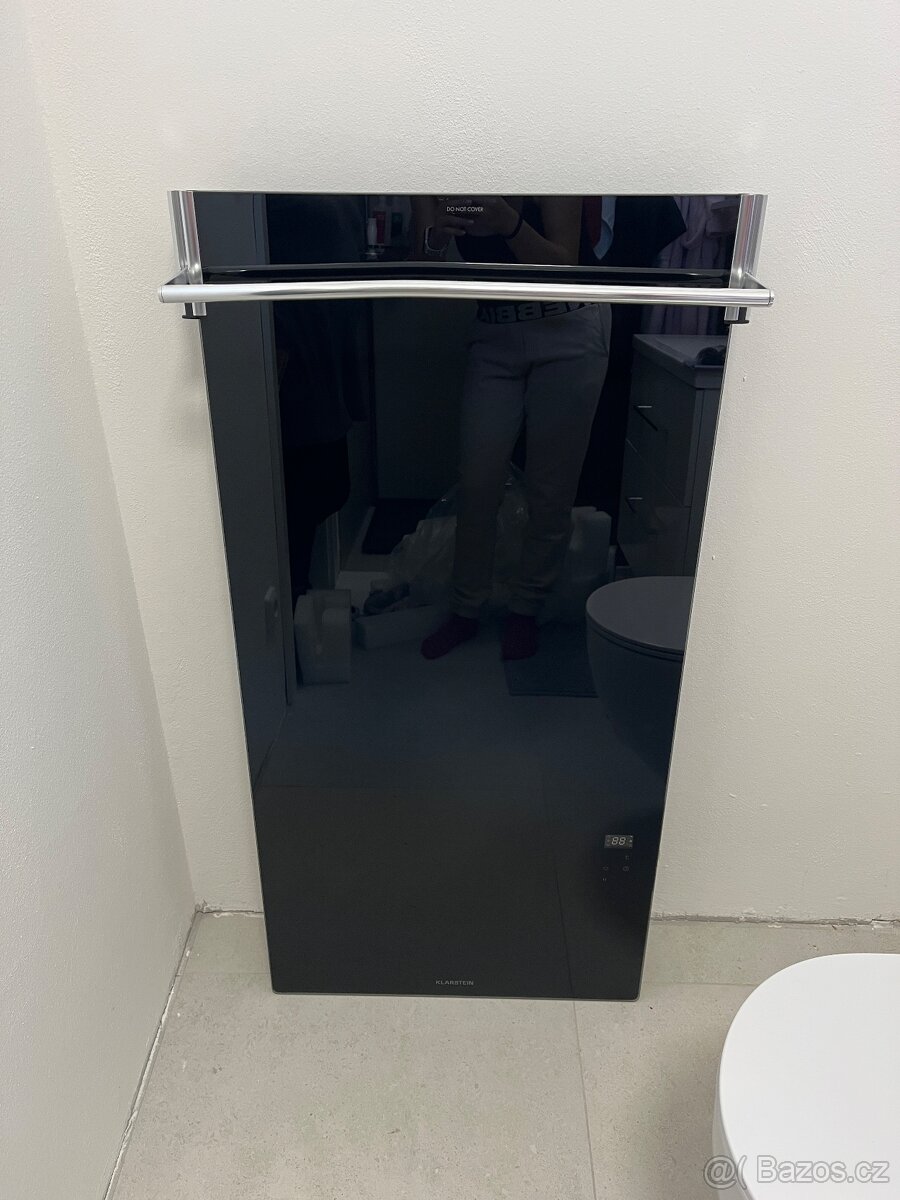 Moderní ohřevný digitální panel do koupelny