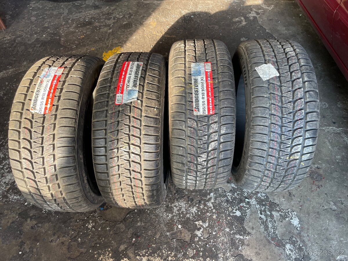 Bridgestone Blizzak LM25 4x4 255/55 R18