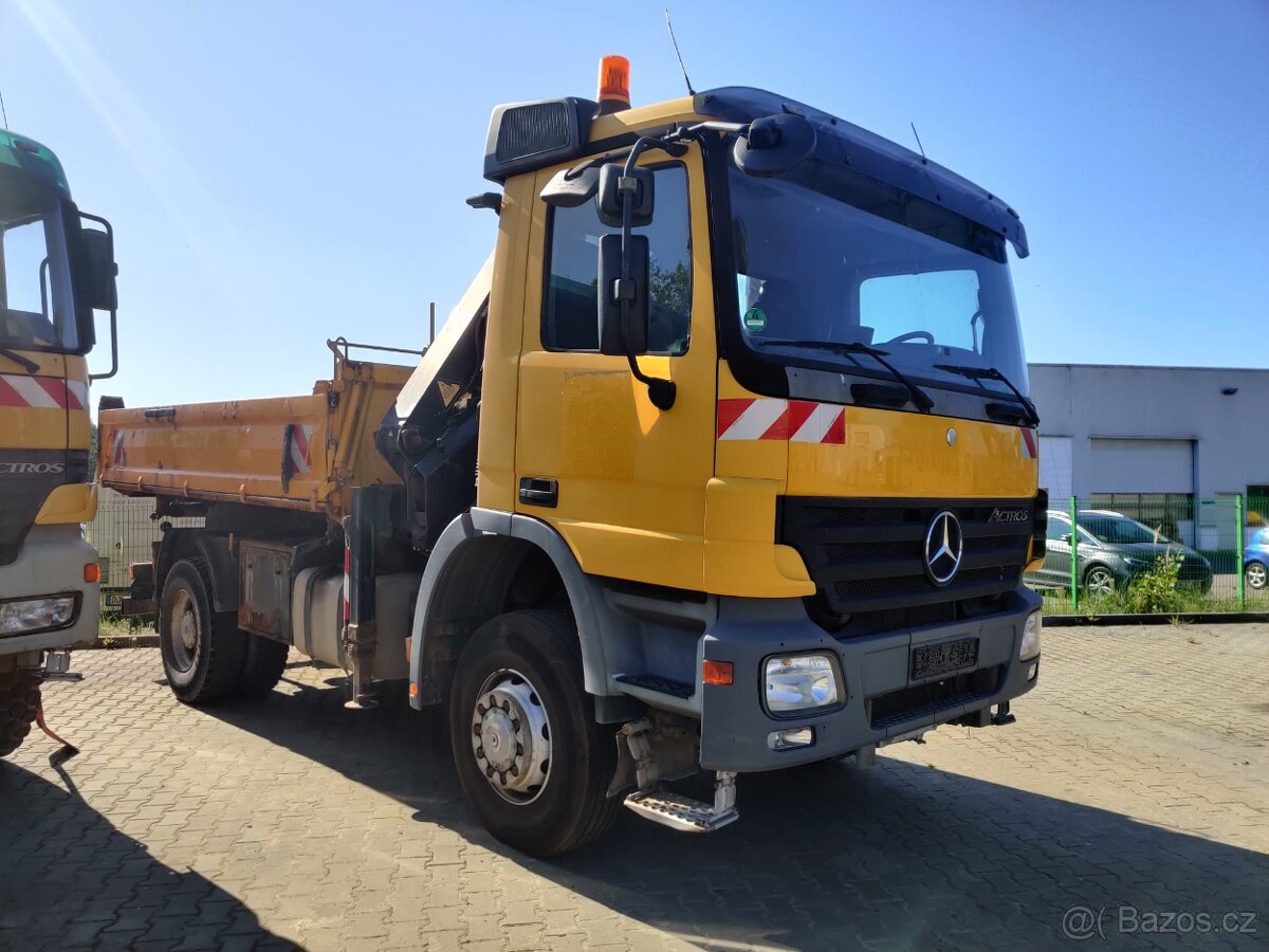 Třístranný sklápěč MERCEDES BENZ ACTROS